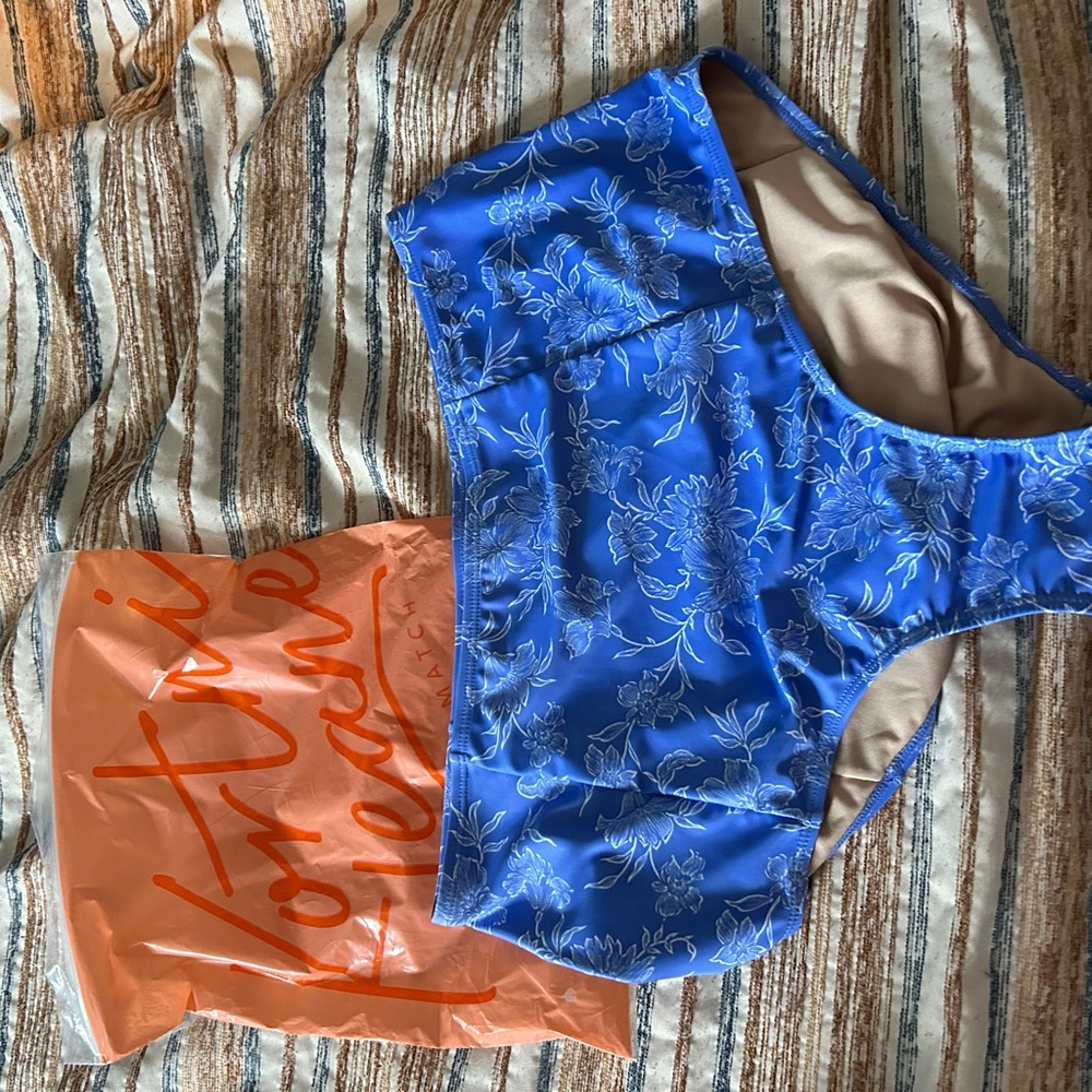 KJ swim bottoms! 💙